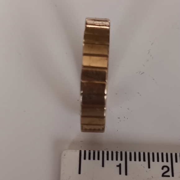 Gold Wedding ring set for his & her's - Picture 16 of 16